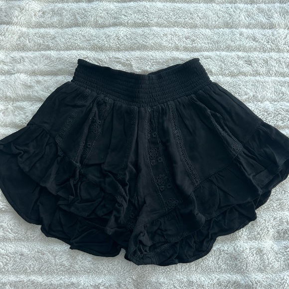 Black Ruffled Shorts - Picture 4 of 8